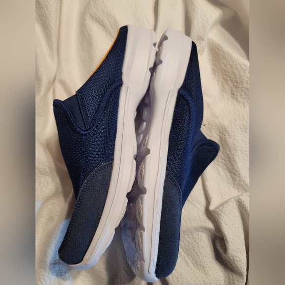 NWT MENS MESH COMFORT WALKING SNEAKER BEACH SHOE - Picture 4 of 8